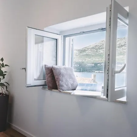 Old Town Watch&c 아파트 코츌라