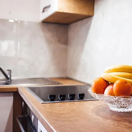 Old Town Watch&c شقة كورتْشولا